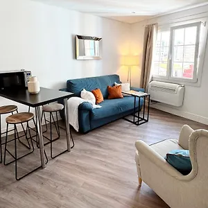 https://deluxe-city-centre-two-bedroom-with-private-balcony.es-andalucia.com